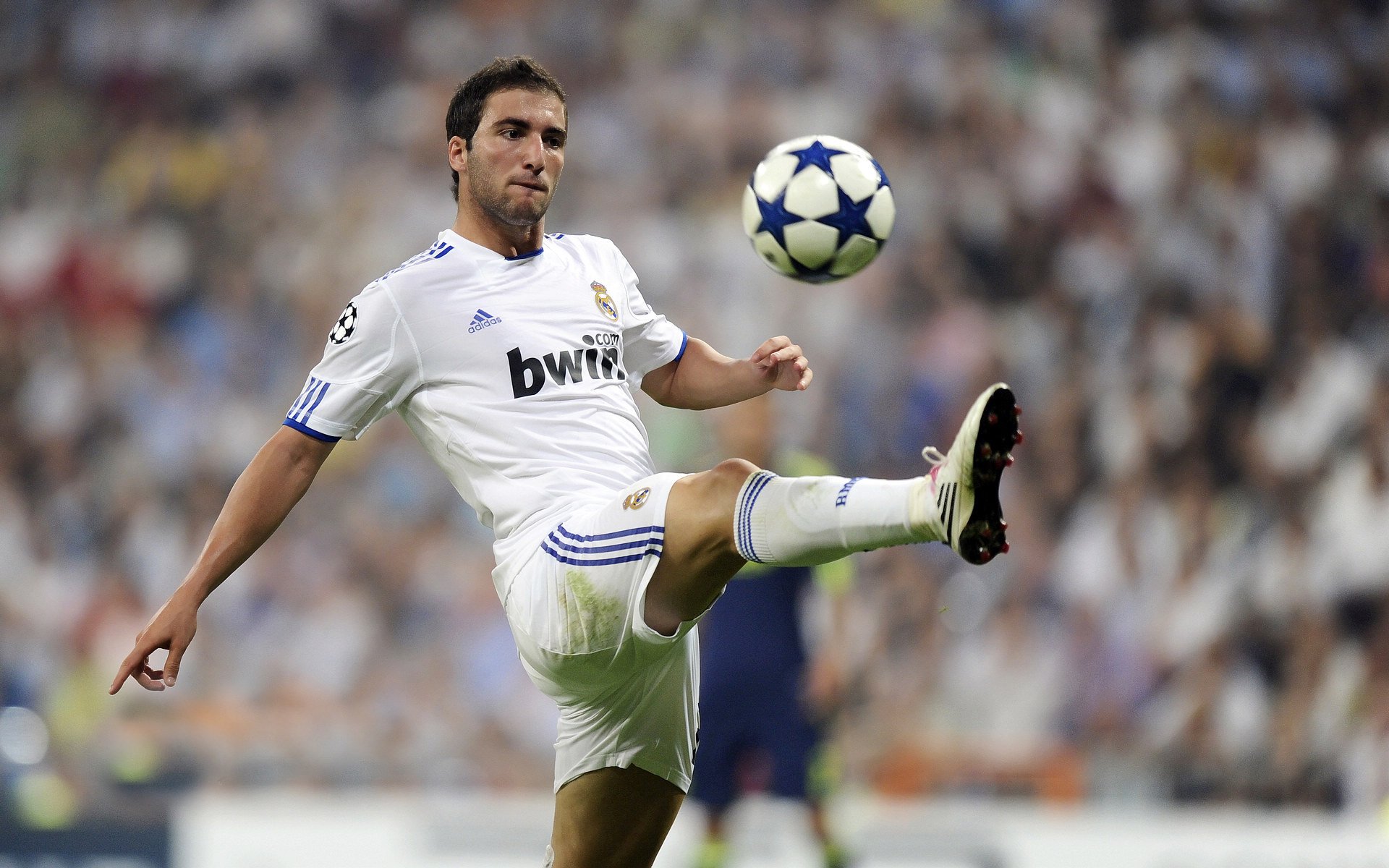 开云体育登陆入口-恩多比·恩乔：将“控制游戏”作为核心，成为南非队的进攻指挥官